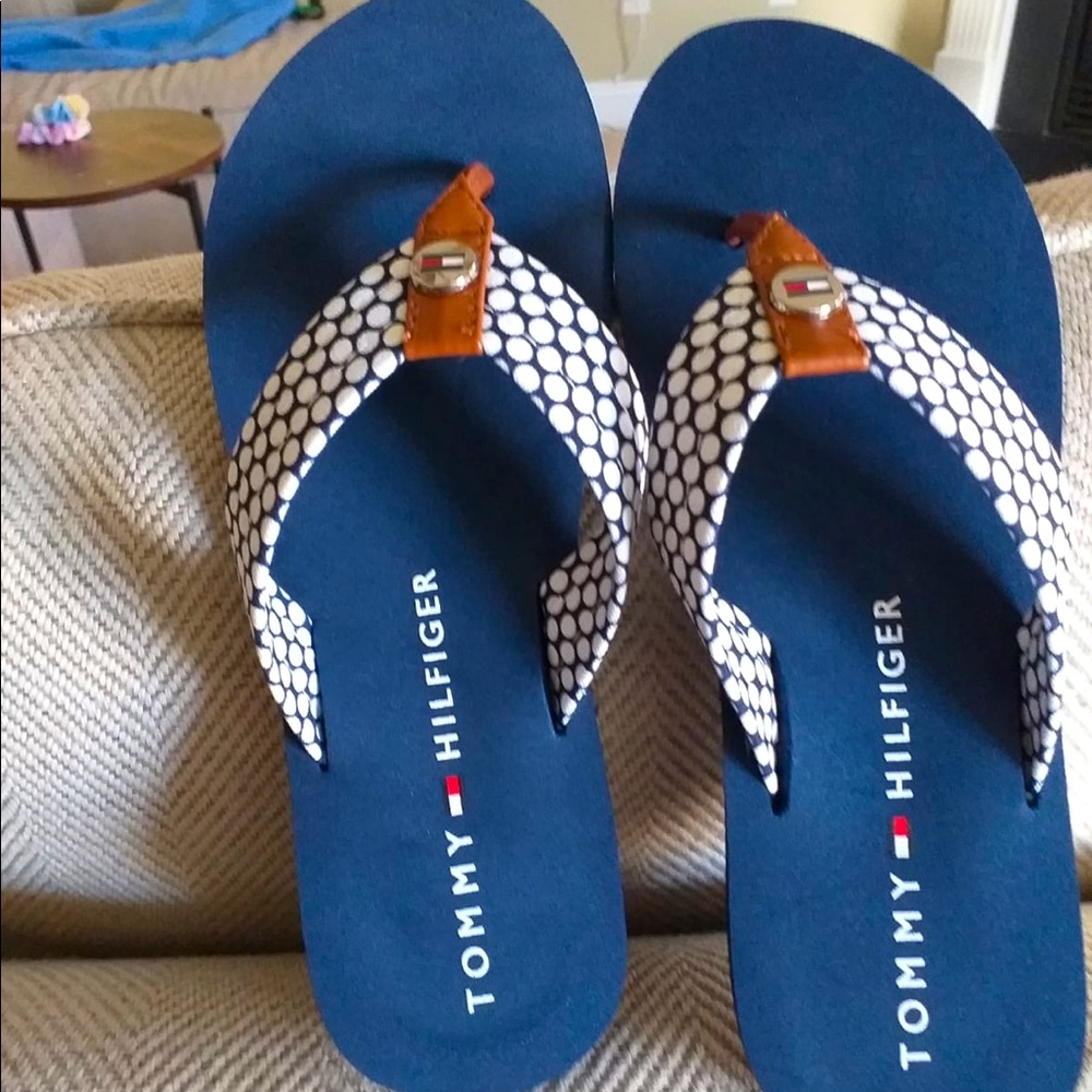 Tommy Hilfiger flip flop new never worn size 6